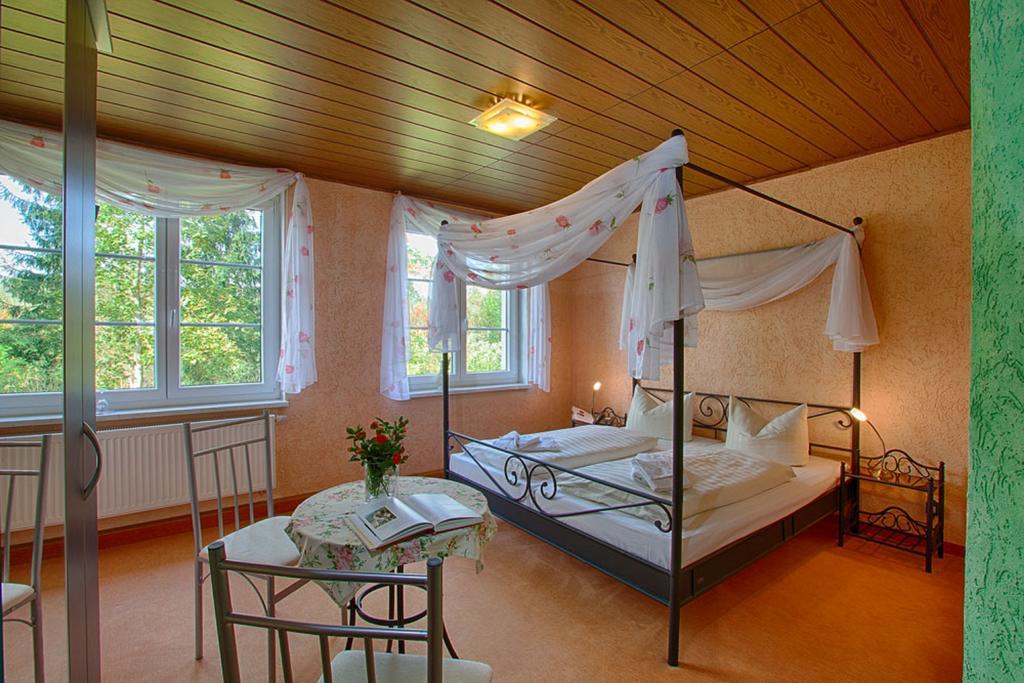 Kraeuterbaude Hotel Saupsdorf Ngoại thất bức ảnh